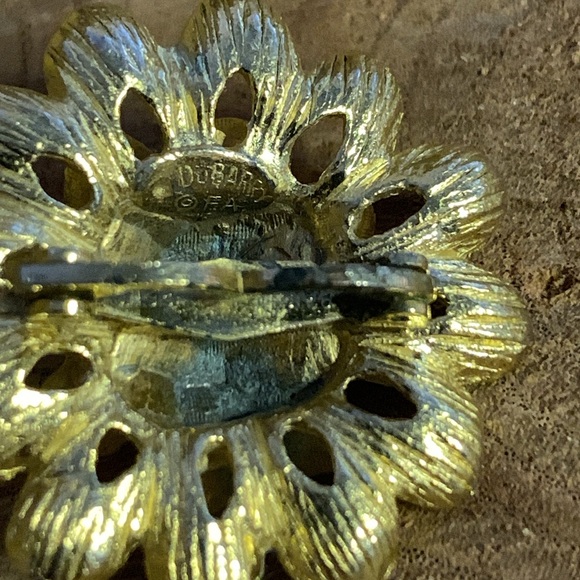 Vintage Dubarry  Scarf Clip Flower Gold Tone Metal  Stamped Dubarry FA - Picture 5 of 8